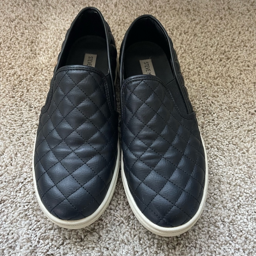 Steve Madden black slip on size 9